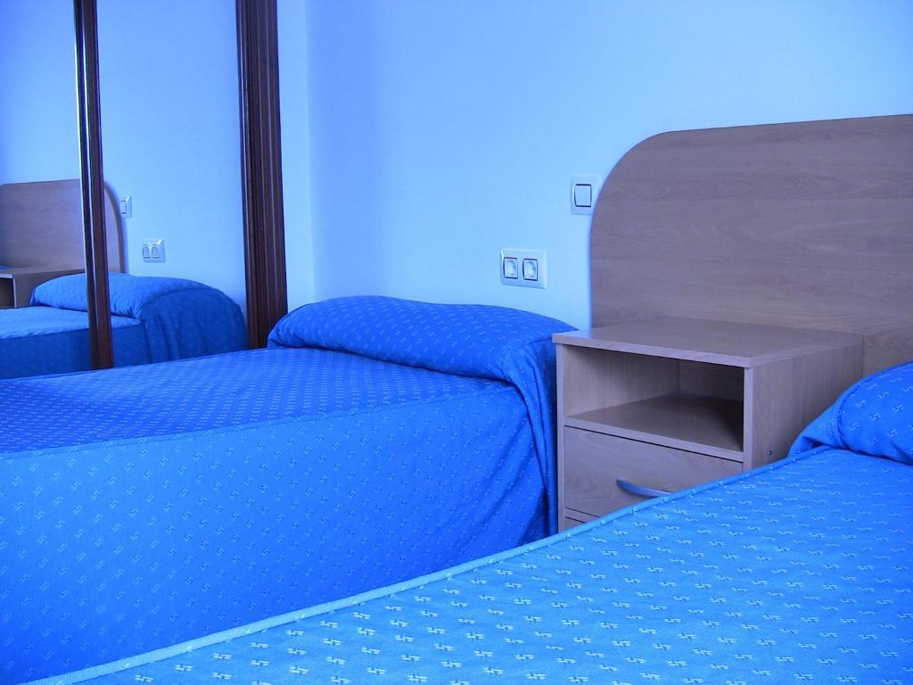 Apartahotel Los Hermanos Ocaña Værelse billede