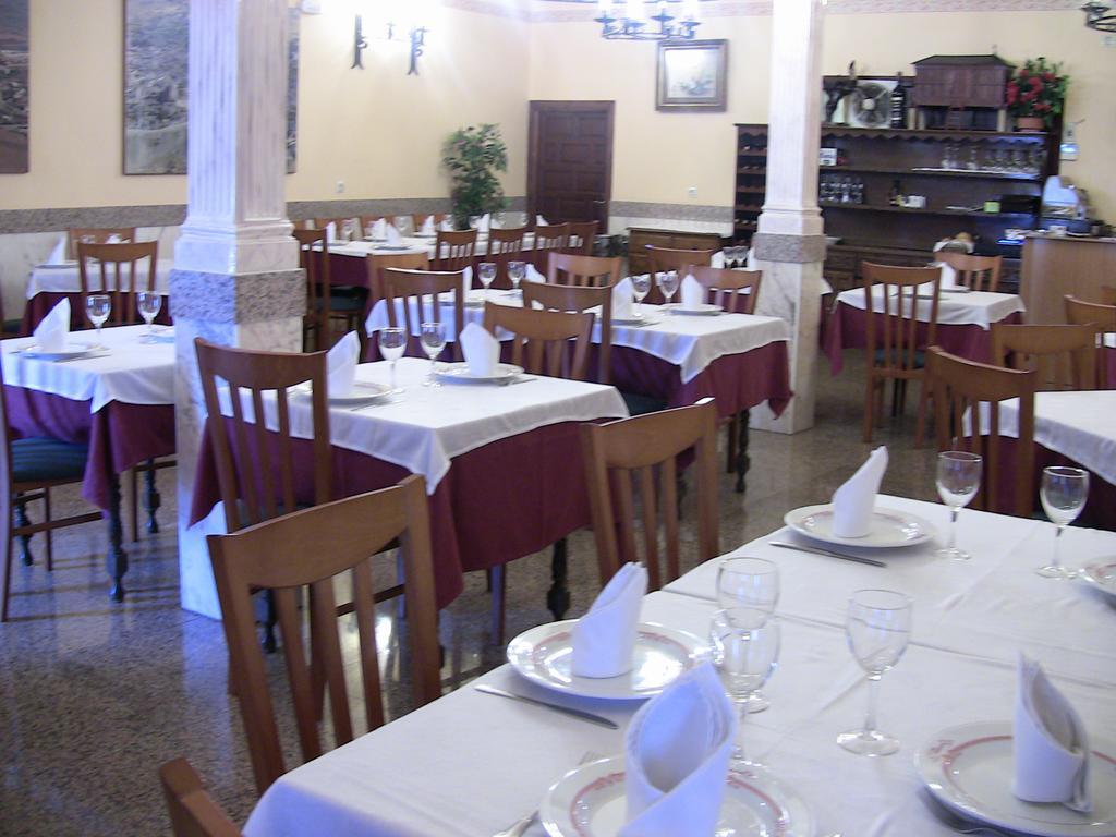 Apartahotel Los Hermanos Ocaña Eksteriør billede