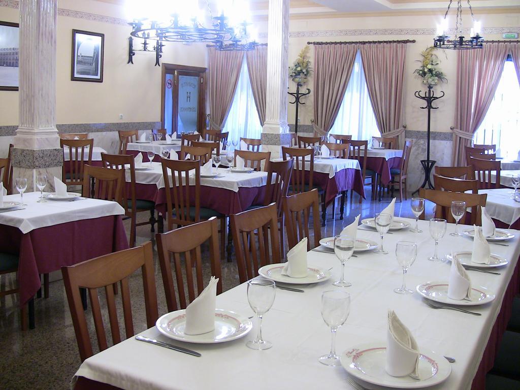 Apartahotel Los Hermanos Ocaña Eksteriør billede