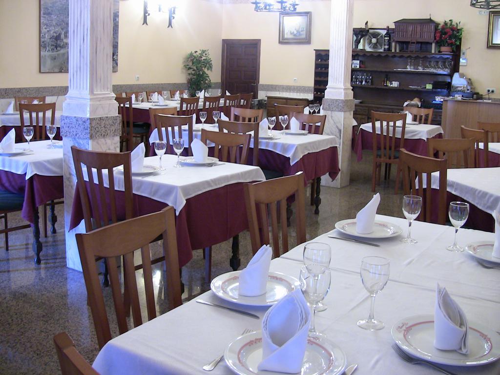 Apartahotel Los Hermanos Ocaña Eksteriør billede